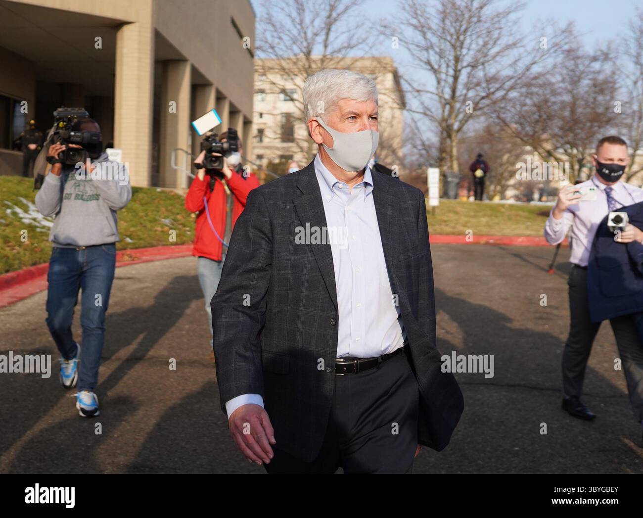 1 febbraio 2021, Stati Uniti: Rick Snyder esce dopo un video arraignment alla prigione della contea di Genesee a Flint, Michigan, il 14 gennaio 2021, per le nuove accuse di Flint Water Crisis. (Immagine di credito: © Ryan Garza/Detroit Free Press via ZUMA Press Wire) Foto Stock