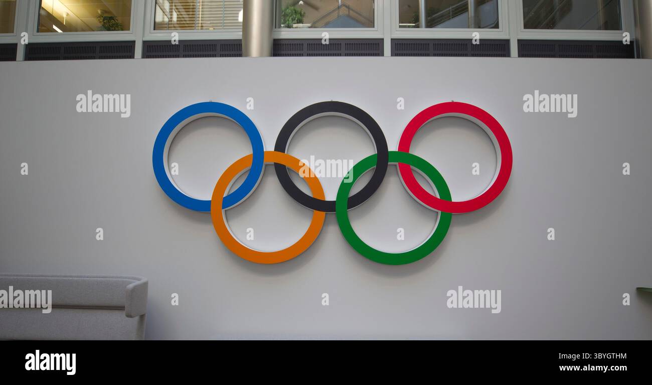 Losanna, Svizzera - 22 maggio 2019: Il Comitato Olimpico Internazionale, CIO, riunione del Comitato Esecutivo con anelli Olimpici presso la sede centrale. Ringe, Comite International Olympique Foto Stock