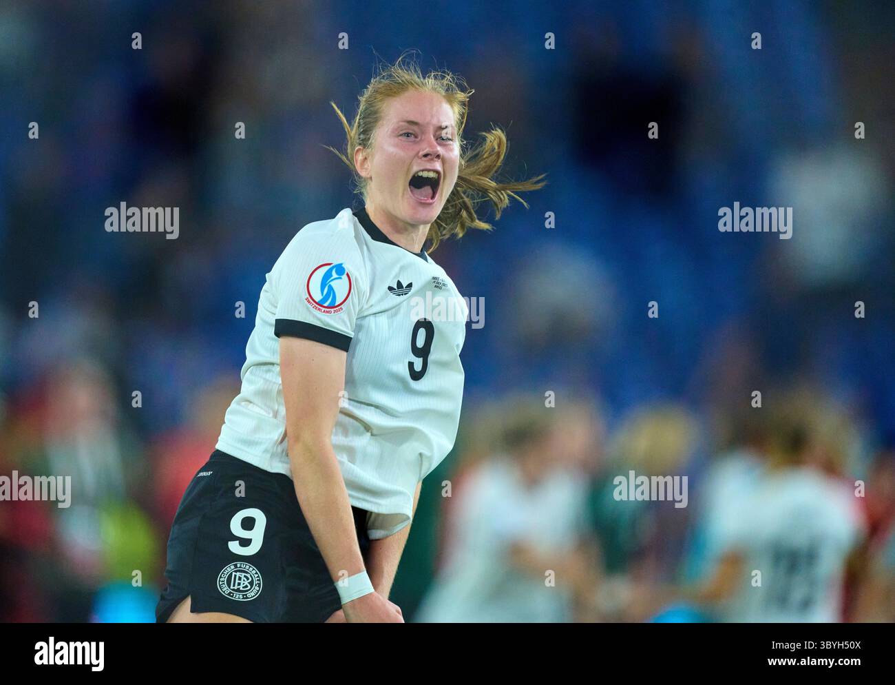 Basilea, Svizzera. 19 luglio 2025. Sjoeke Nuesken #9 del Team Germany festeggia la vittoria nei quarti di finale UEFA Women EURO 2025 FRANCIA - GERMANIA 5-6 N.E. 1-1 dopo 120 minuti nella stagione 2025/2026 il 19 luglio 2025 a St. Jakob-Park Basilea, Svizzera. Fotografo: ddp Images/STAR-Images credito: ddp media GmbH/Alamy Live News Foto Stock
