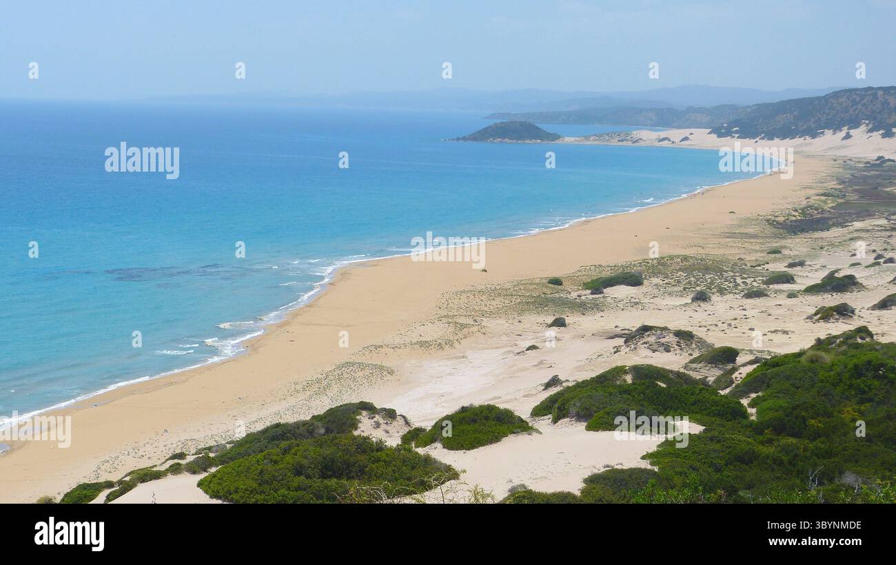 Vista di Golden Beach sulla penisola di Karpas a Cipro. Foto Stock