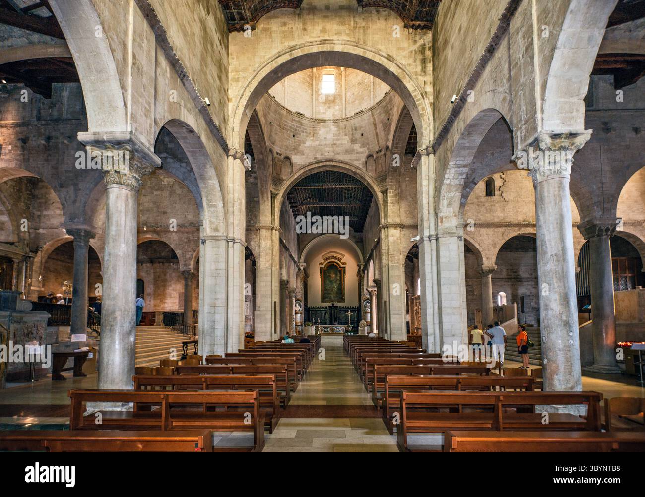 Interno del Duomo di Ancona (Cattedrale di San Ciriaco), XII secolo, città di Ancona, regione delle Marche, Italia Foto Stock