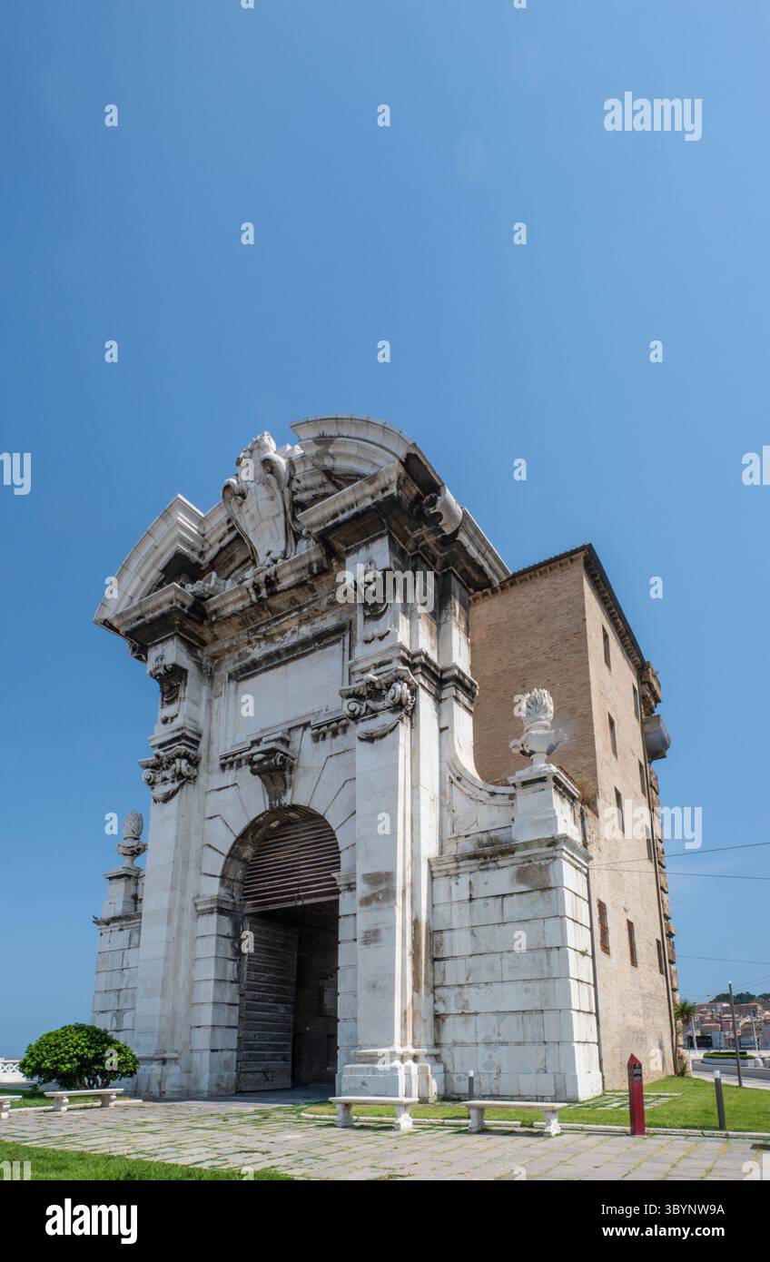 Porta Pia, XVIII secolo, porta d'accesso al porto e alla città di Ancona, regione delle Marche, Italia Foto Stock