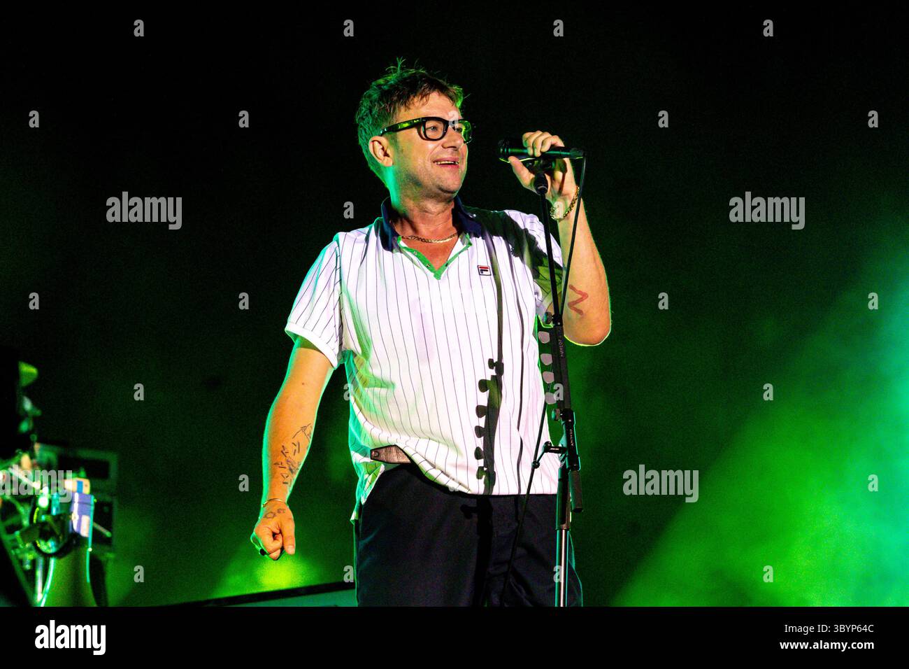 Damon Albarn of Blur si esibisce dal vivo al Lucca Summer Festival di Lucca, Italia, il 22 luglio 2023 Foto Stock