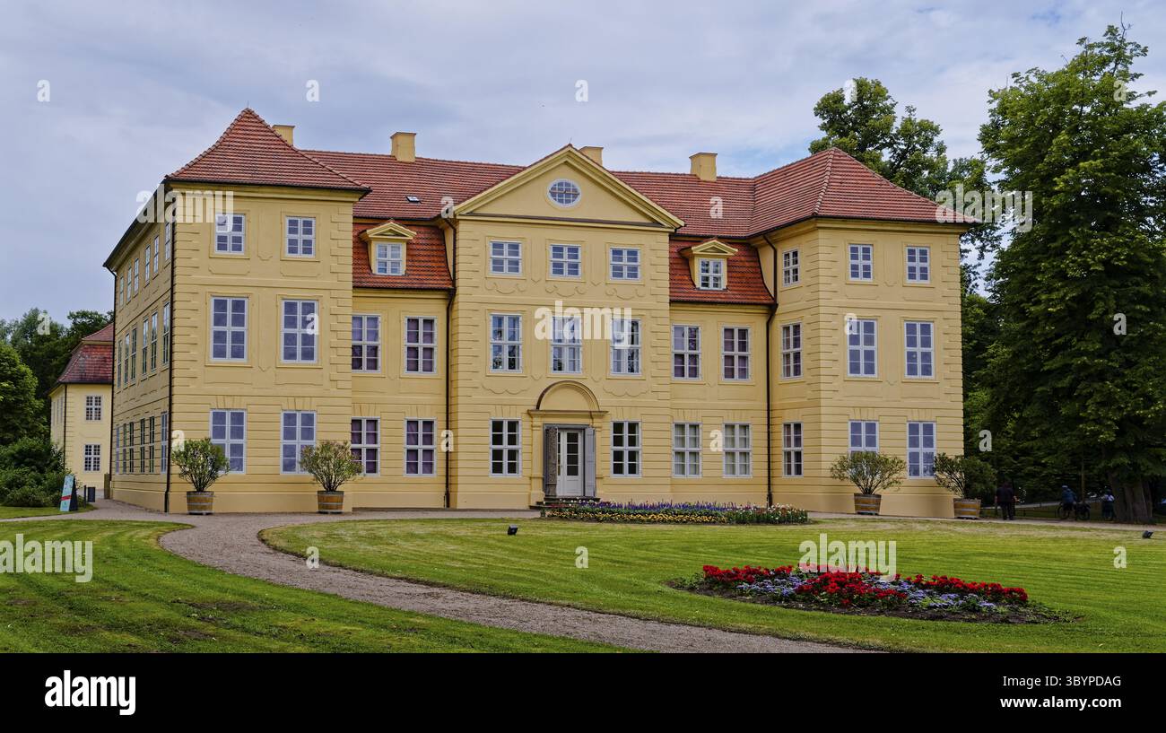 Il castello di Mirow sull'isola del castello di Mirow era una delle residenze secondarie dei duchi di Meclemburgo-Strelitz. Mirow, Meclemburgo-Pomerania occidentale, GE Foto Stock