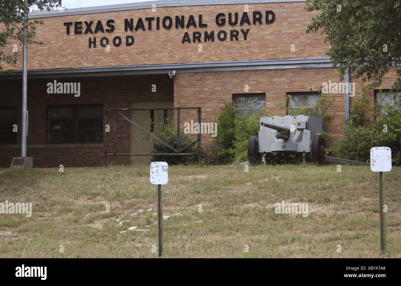 Tyler, Texas - 28 agosto 2024: Armeria abbandonata della Guardia Nazionale del Texas situata a Tyler Texas Foto Stock