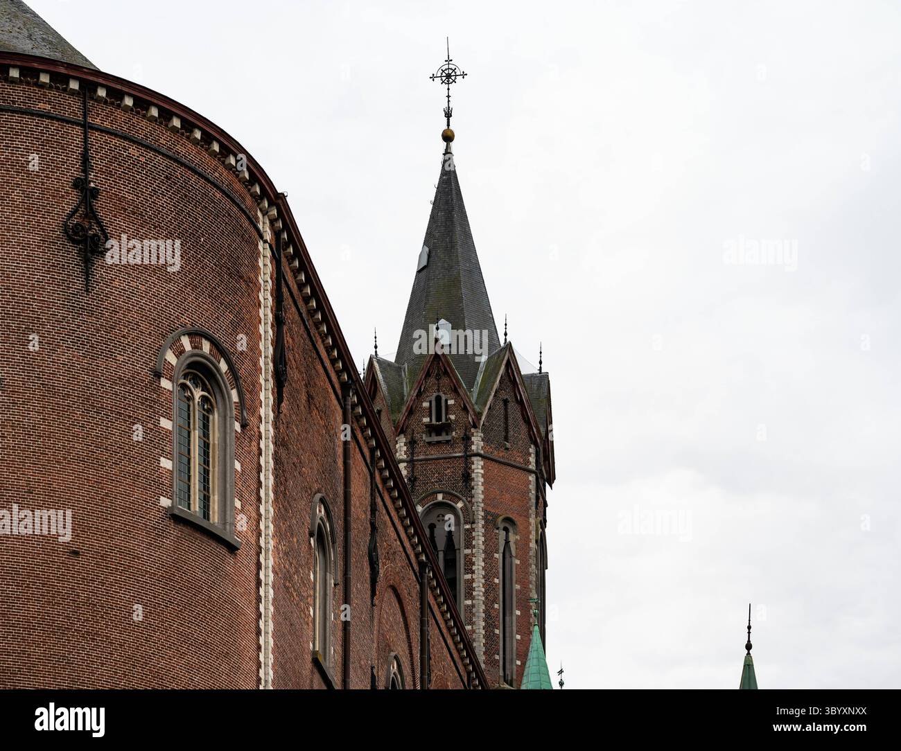 Particolare della chiesa di Saint Gertrude a Wetteren, Fiandre orientali, Belgio 5 luglio 2025 Foto Stock