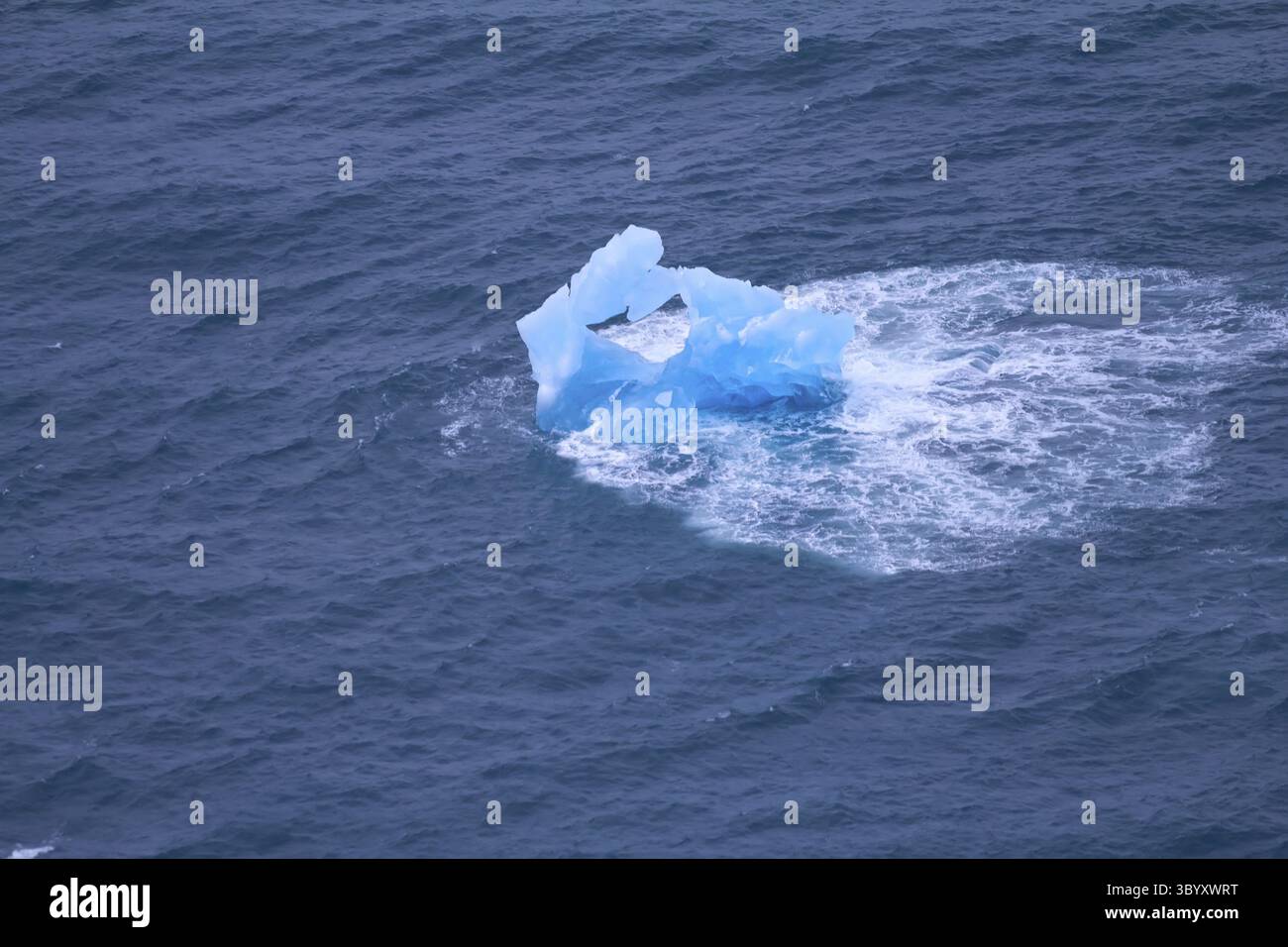 Glacier schegge arenarsi. Arctic isola Settentrionale Novaya Zemlya Foto Stock
