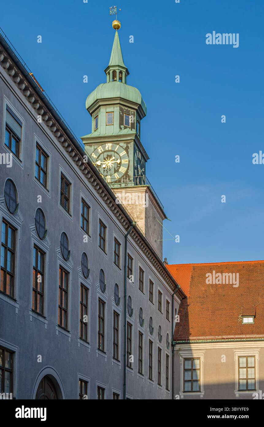 Dettaglio architettonico della Residenz nel centro di Monaco, Germania, ex palazzo reale dei monasteri Wittelsbach di Baviera Foto Stock