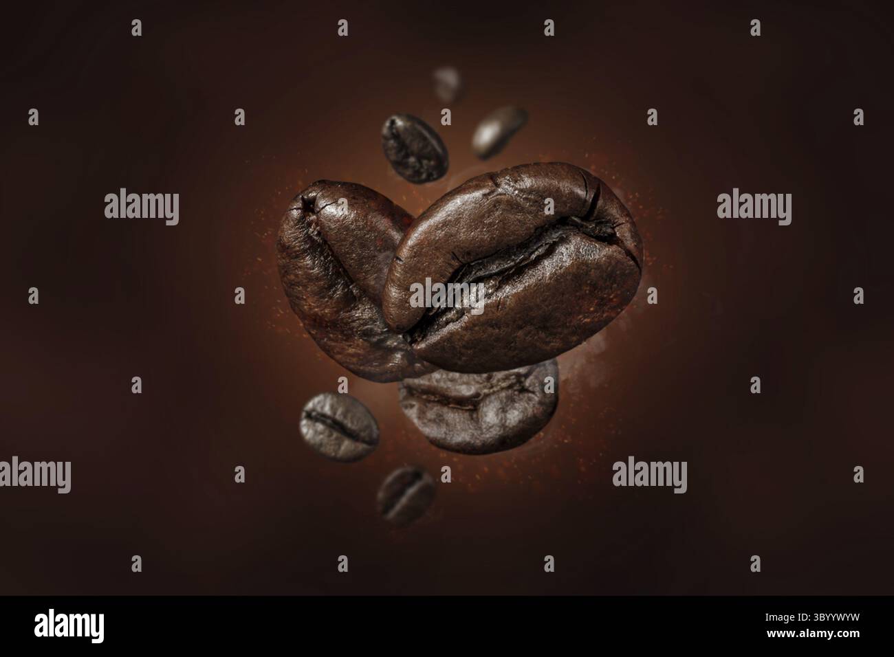 Concetto Falling Coffee Beans, primo piano di chicchi di caffè appena tostati che volano su sfondo scuro Foto Stock