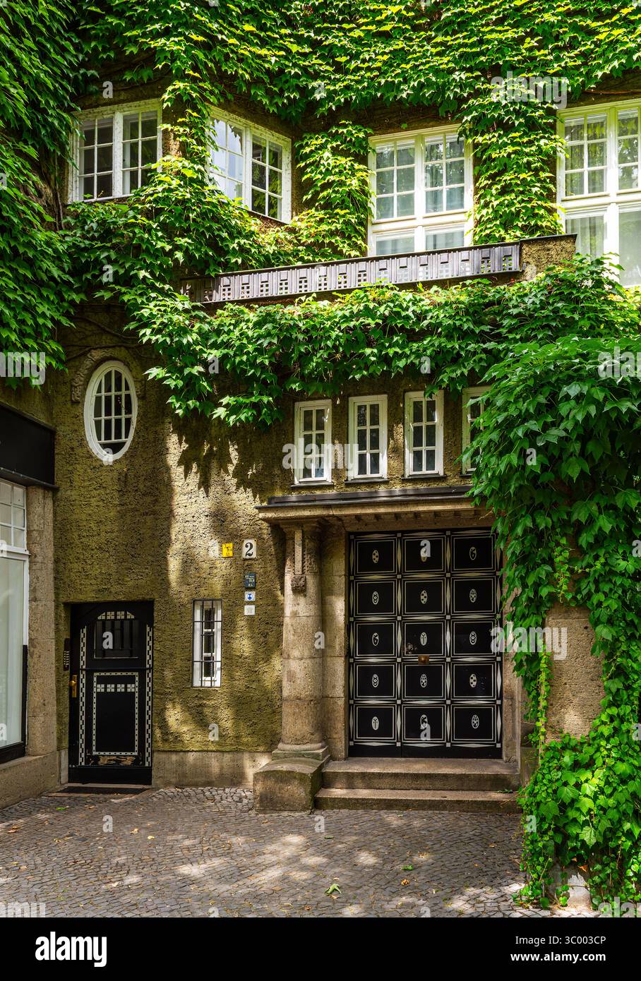 La facciata della casa verde a Berlino-Charlottenburg Germania Foto Stock