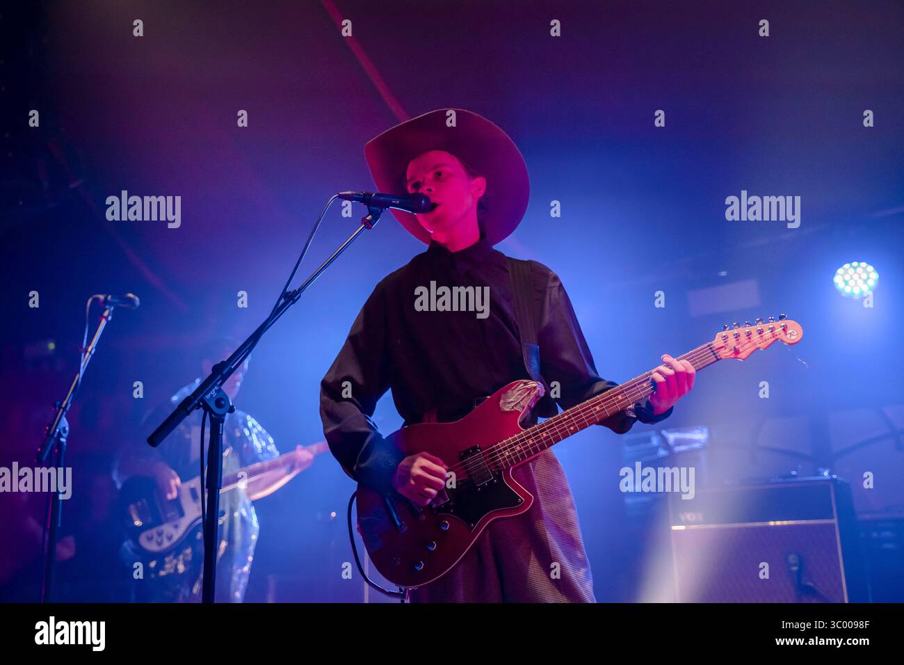 15 giugno 2019 - Bergen, Norvegia - Bergen, Norvegia - 15 giugno 2019. La band britannica Black Midi esegue un concerto dal vivo durante il festival musicale norvegese Bergenfest 2019 a Bergen. Qui il cantante e chitarrista Geordie Greep viene visto dal vivo sul palco. (Credito fotografico: Gonzales Photo - Jarle H. Moe) (immagine di credito: © Jarle H. Moe/Gonzales Photo via ZUMA Press) Foto Stock