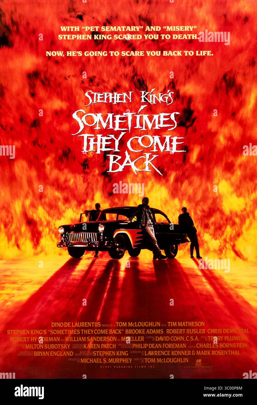 Sometimes They come Back (1991) diretto da Tom McLoughlin e interpretato da Tim Matheson, Brooke Adams e Robert Rusler. Un insegnante torna nella sua città natale ed è perseguitato dai fantasmi di delinquenti adolescenti che ha visto morire in un incidente traumatico anni fa. Basato sul racconto breve di Stephen King. Fotografia di un poster originale del 1991 USA a un foglio SOLO PER USO EDITORIALE. Crediti: BFA / Dino de Laurentiis Communications Foto Stock