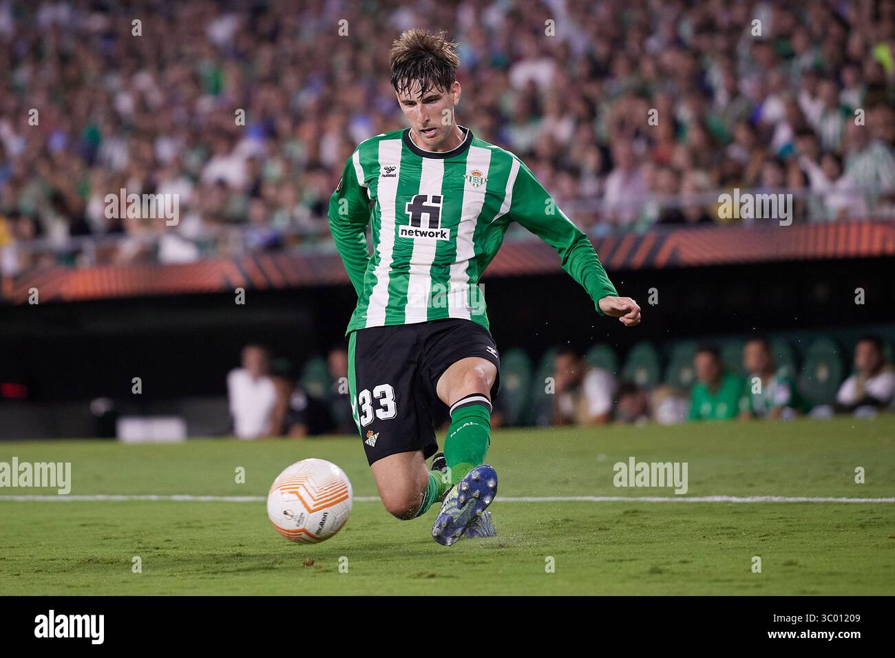 15 settembre 2022, Spagna, Andalusia, Siviglia: Siviglia, Spagna. 15:00, settembre 2022. Juan Miranda (33) del Real Betis visto durante la partita di UEFA Europa League tra Real Betis e Ludogorets all'Estadio Benito Villamarin di Siviglia., Credit:Jesus Ruiz Medina / ZUMA Press (Credit Image: © Jesus Ruiz Medina/Gonzales foto via ZUMA Press) Foto Stock