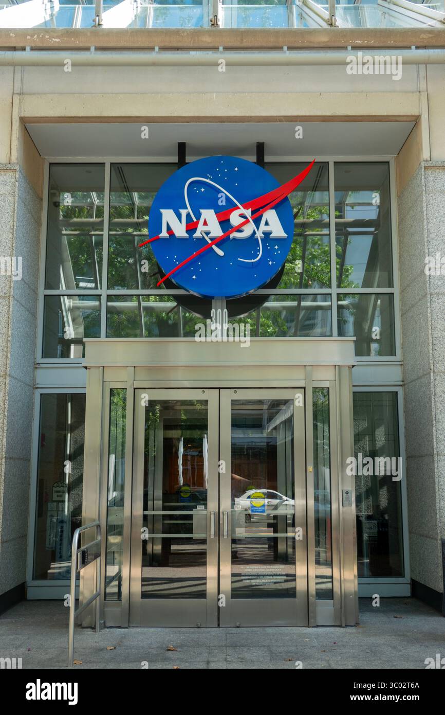 USA Washington DC Federal Government quartier generale della NASA National Aeronautics and Space Administration porta d'ingresso e logo Foto Stock