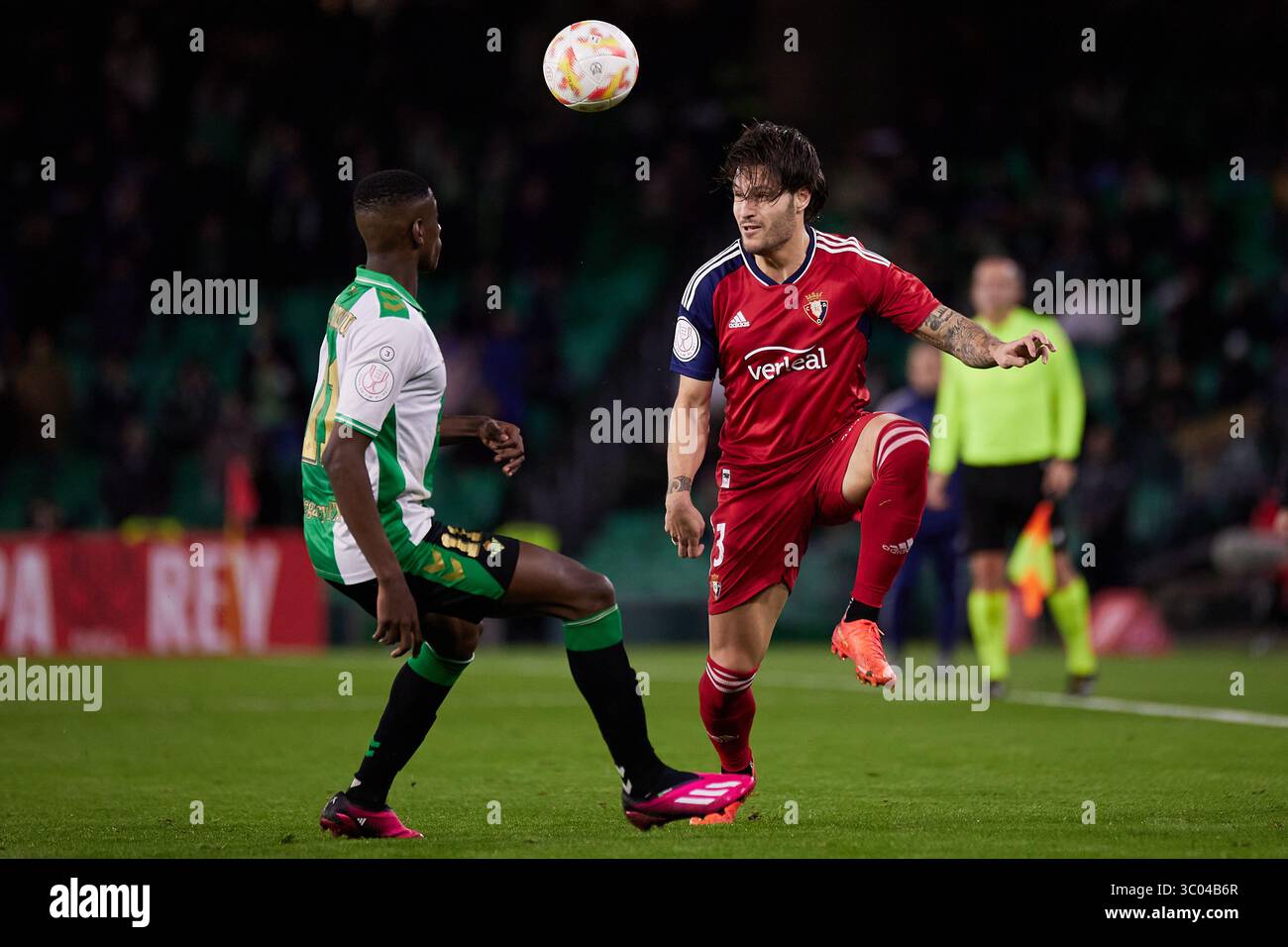 18 gennaio 2023, Spagna, Andalusia, Siviglia, Estadio Benito Villamain: Siviglia, Spagna. 18 gennaio 2023. Juan Cruz (3) di Osasuna visto durante il match di Coppa del Rey tra Real Betis e Osasuna all'Estadio Benito Villamarin di Siviglia., Credit:Jesus Ruiz Medina / ZUMA Press (Credit Image: © Jesus Ruiz Medina/Gonzales Photo via ZUMA Press) Foto Stock
