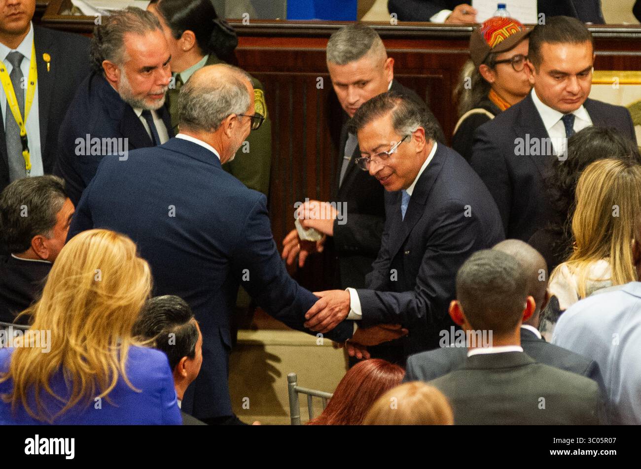 Bogotà, Colombia. 20 luglio 2025. Il presidente colombiano Gustavo Petro partecipa alla puntata del periodo di sessione 2025-2026 del Congresso colombiano, il 20 luglio 2025 a Bogotà, Colombia. Foto di: Sebastian Barros/Long Visual Press credito: Long Visual Press/Alamy Live News Foto Stock