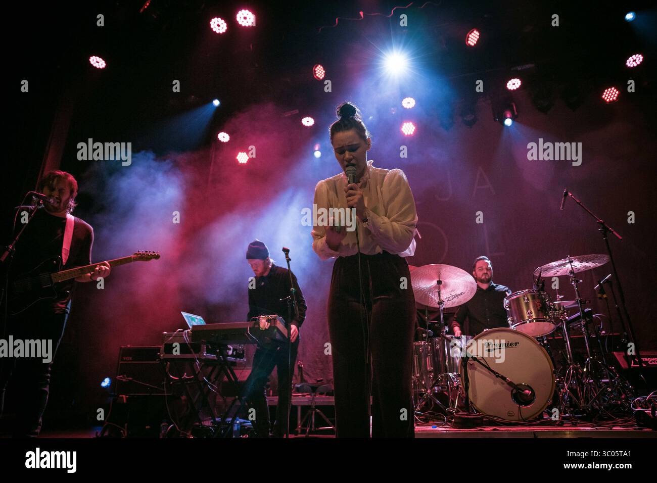 1° febbraio 2018 - Trondheim, Norvegia - Norvegia, Trondheim - 1° febbraio 2018. La cantante e cantautrice indie pop norvegese Silja Sol esegue un concerto dal vivo durante il festival musicale norvegese Trondheim Calling 2017. (Credito fotografico: Gonzales Photo - Tord Litleskare) (immagine di credito: © Tord Litleskare/Gonzales Photo via ZUMA Press) Foto Stock