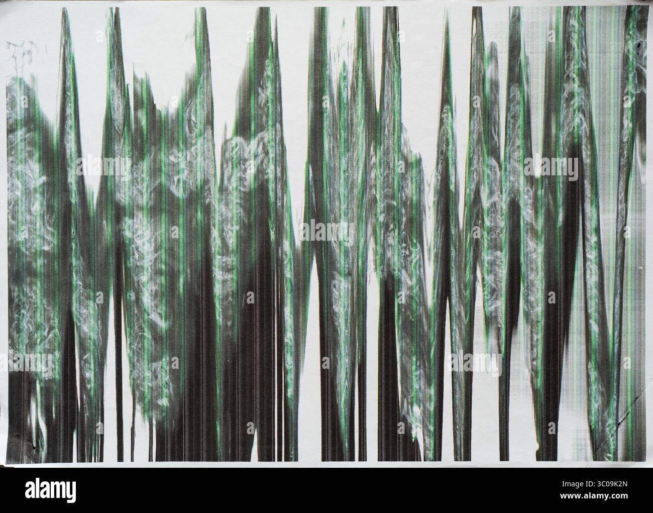 Forma astratta in bianco e nero e verde su carta bianca creata da Photocopy Art Technique Foto Stock