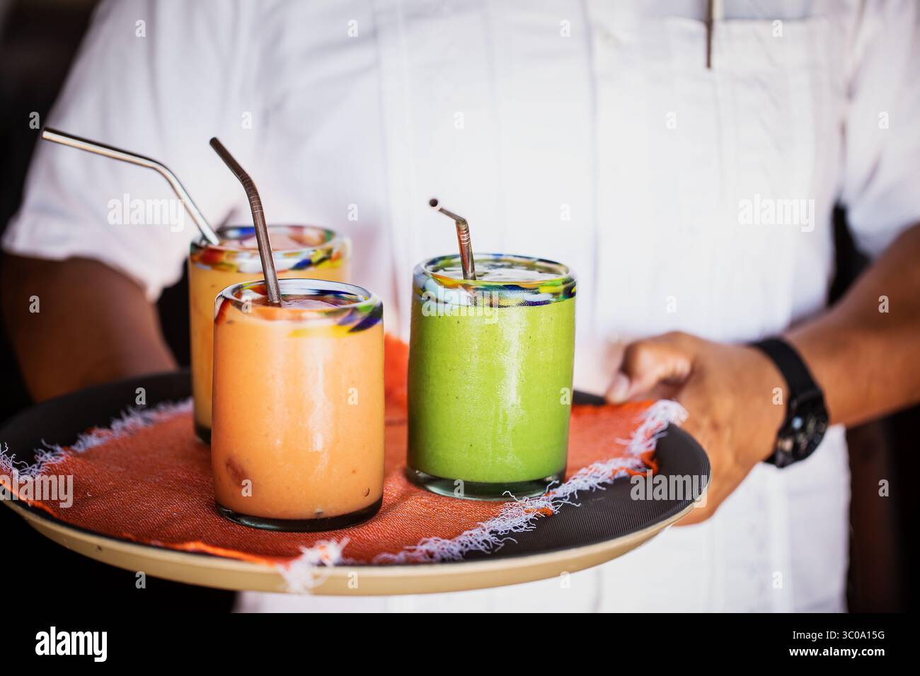 Tre frullati di frutta Trio da tenere sul piatto Foto Stock