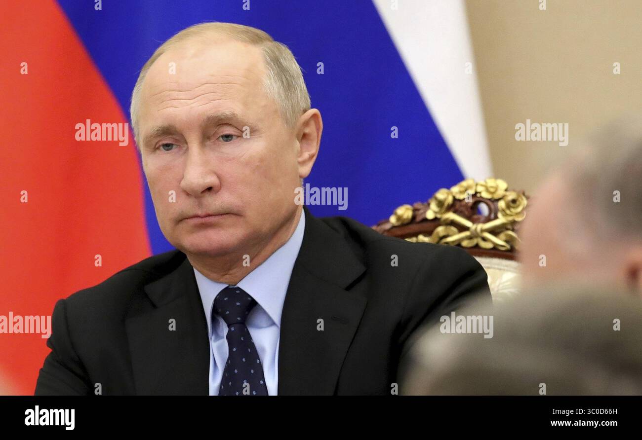 6 novembre 2018 - Mosca, Russia - il presidente russo Vladimir Putin presiede una riunione della Commissione per la cooperazione tecnologica militare con gli Stati esteri al Cremlino il 6 novembre 2018 a Mosca, Russia. (Immagine di credito: © Kremlin Pool via ZUMA Wire) Foto Stock