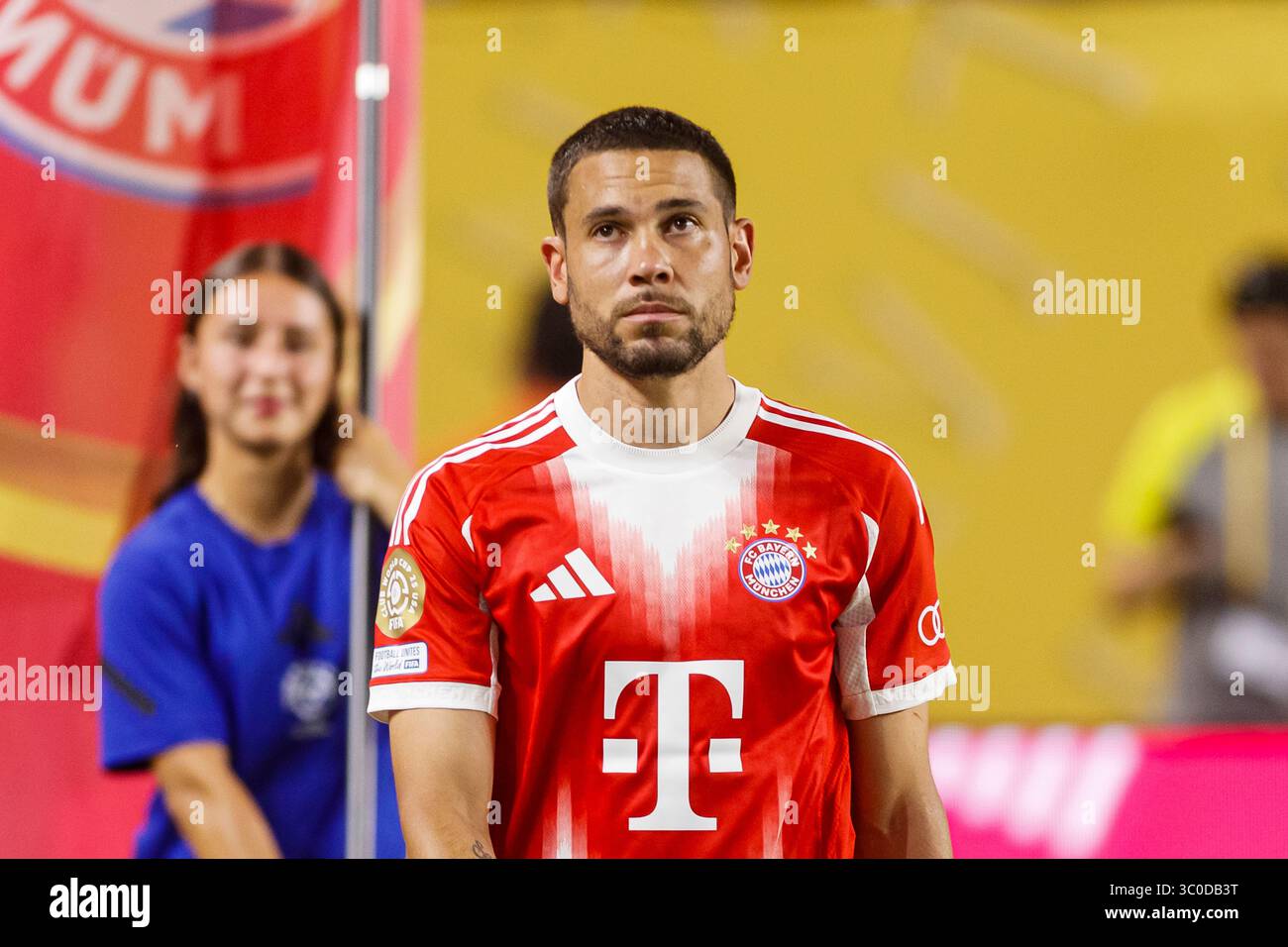 Miami, Florida - 20 giugno: Raphael Guerreiro del Bayern Munchen durante la partita della Coppa del mondo per club FIFA 2025 tra il Bayern Munchen e il Boca Juniors a. Foto Stock