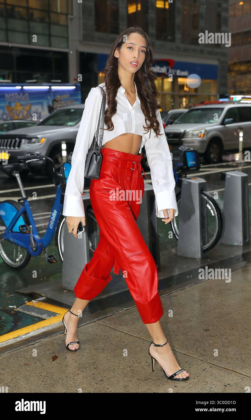 7 novembre 2018 - New York, New York, Stati Uniti - la modella Yasmin Wijnaldum partecipa agli allestimenti per il Victoria's Secret Fashion Show 2018 a Midtown Manhattan il 6 novembre 2018 a New York City (immagine di credito: © Mike Reed/Ace Pictures via ZUMA Press) Foto Stock