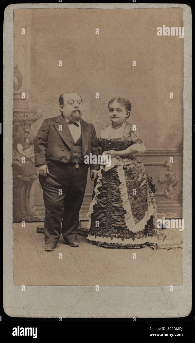 21 novembre 2017 - USA - Charles Sherwood Stratton ''General Tom Thumb'' (1838-1883) e Mercy Lavinia Warren Bump (1841-1919), P.T. Barnum Performers, Ritratto a tutta lunghezza, primi anni '1880 (immagine di credito: © JT Vintage/Glasshouse via ZUMA Wire) Foto Stock