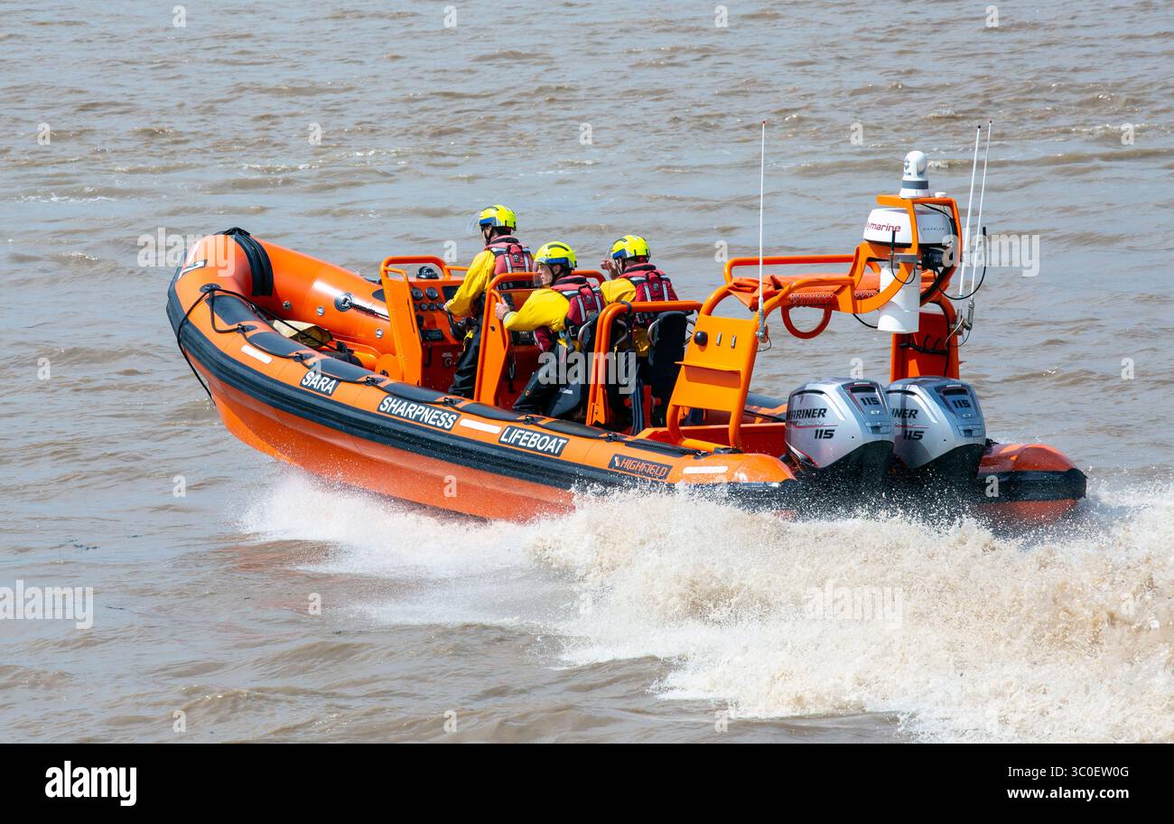 Severn area Rescue Association Lifeboat in azione sul fiume Severn a Sharpness. Foto Stock