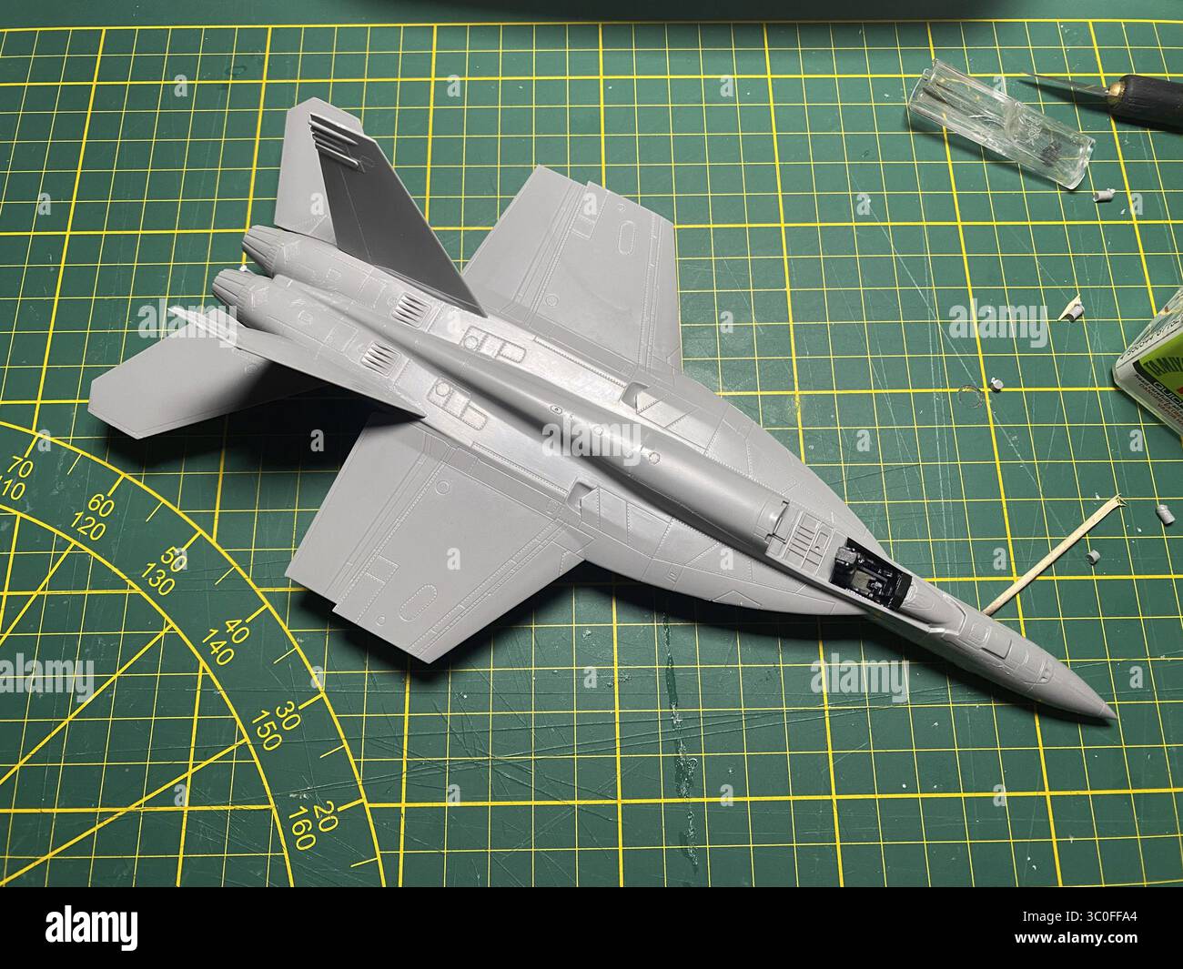 Progetto di costruzione di modelli: F-18E Super Hornet in scala 1:72 in costruzione, Haan, Renania settentrionale-Vestfalia, Germania Foto Stock