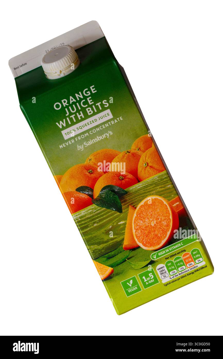 Cartone di succo d'arancia Sainsburys con parti isolate su sfondo bianco bevanda di succo d'arancia, succo spremuto puro Foto Stock Cartone di succo d'arancia Sainsburys con parti isolate su sfondo bianco bevanda di succo d'arancia, succo spremuto puro Foto Stock