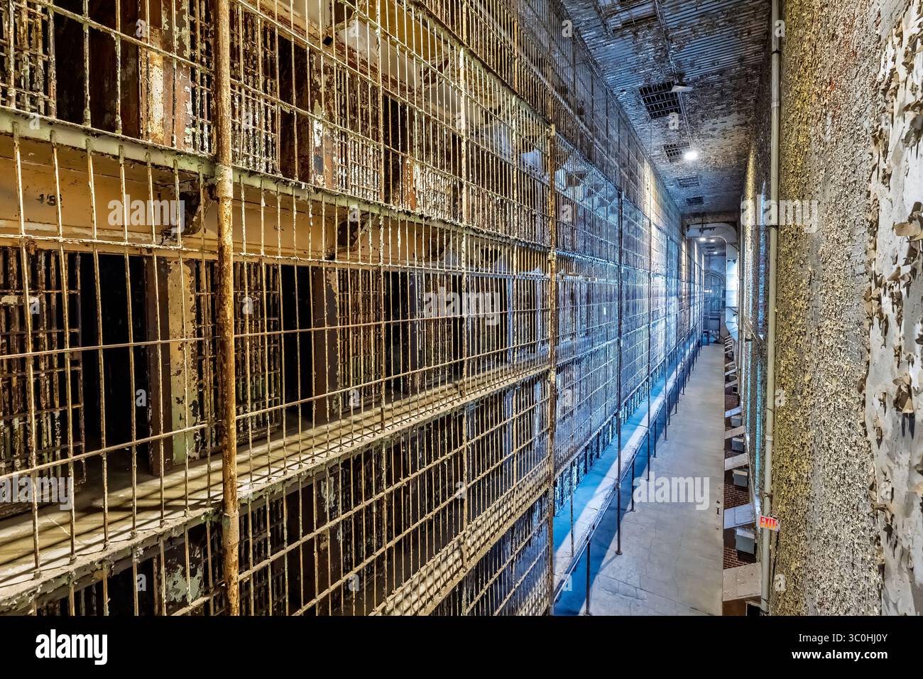 L'Ohio State Reformatory di Mansfield, Ohio, costruito tra il 1886 e il 1910, è una prigione storica famosa per il suo ruolo nella Shawshank Redemption ed è ora un'attrazione turistica. Foto Stock