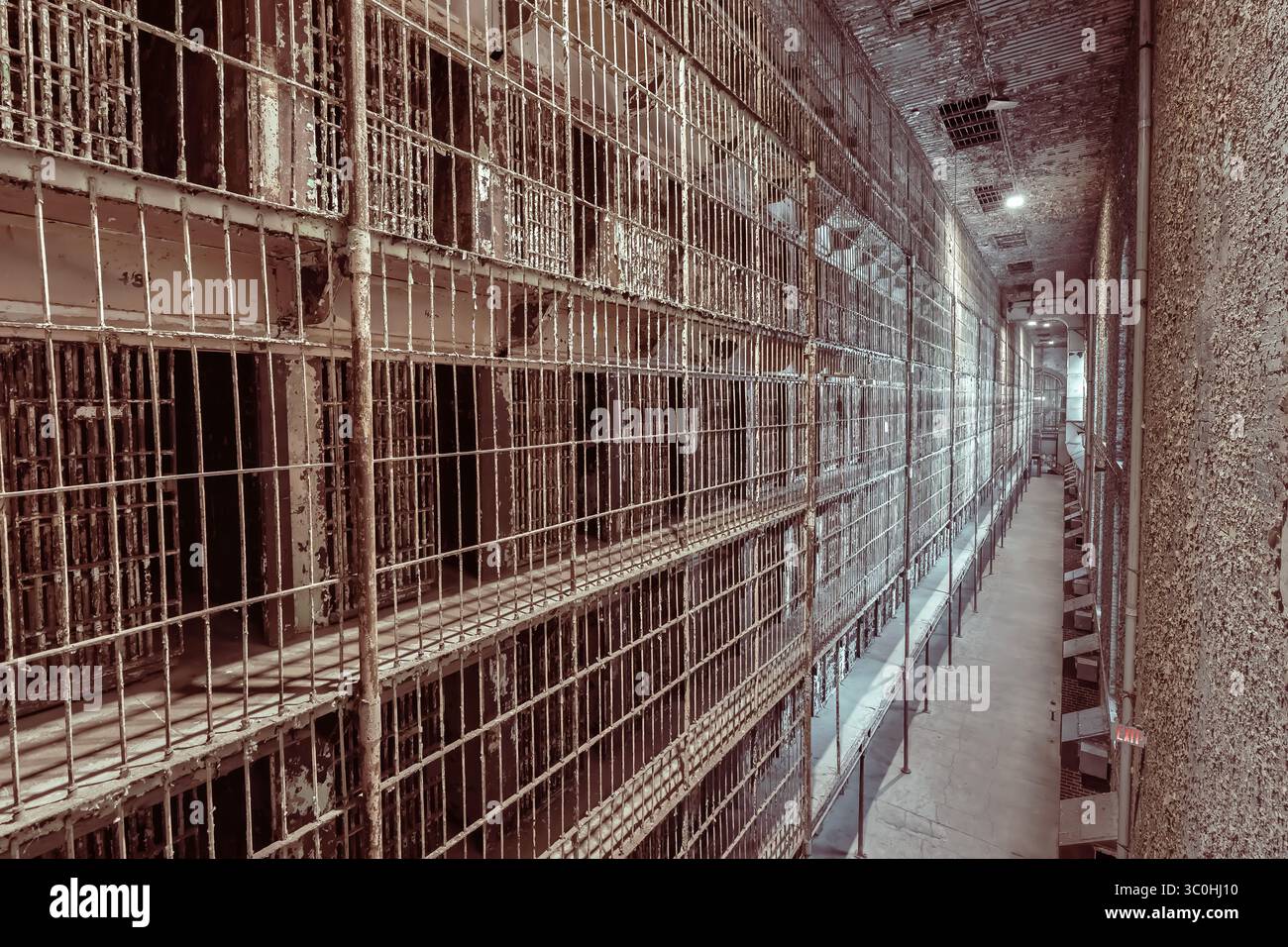 L'Ohio State Reformatory di Mansfield, Ohio, costruito tra il 1886 e il 1910, è una prigione storica famosa per il suo ruolo nella Shawshank Redemption ed è ora un'attrazione turistica. Foto Stock