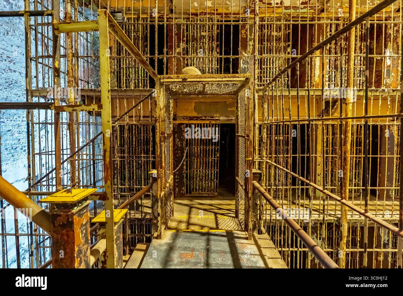 L'Ohio State Reformatory di Mansfield, Ohio, costruito tra il 1886 e il 1910, è una prigione storica famosa per il suo ruolo nella Shawshank Redemption ed è ora un'attrazione turistica. Foto Stock