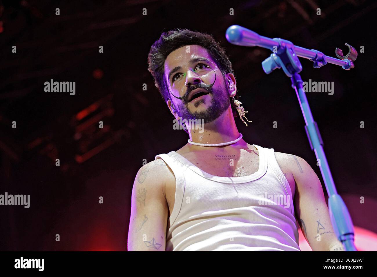 Siviglia, 28 giugno 2024. Il concerto di Camilo allo stadio Cartuja. Foto: Juan Flores. Archsev. Crediti: Album / Archivo ABC / Juan Flores Foto Stock