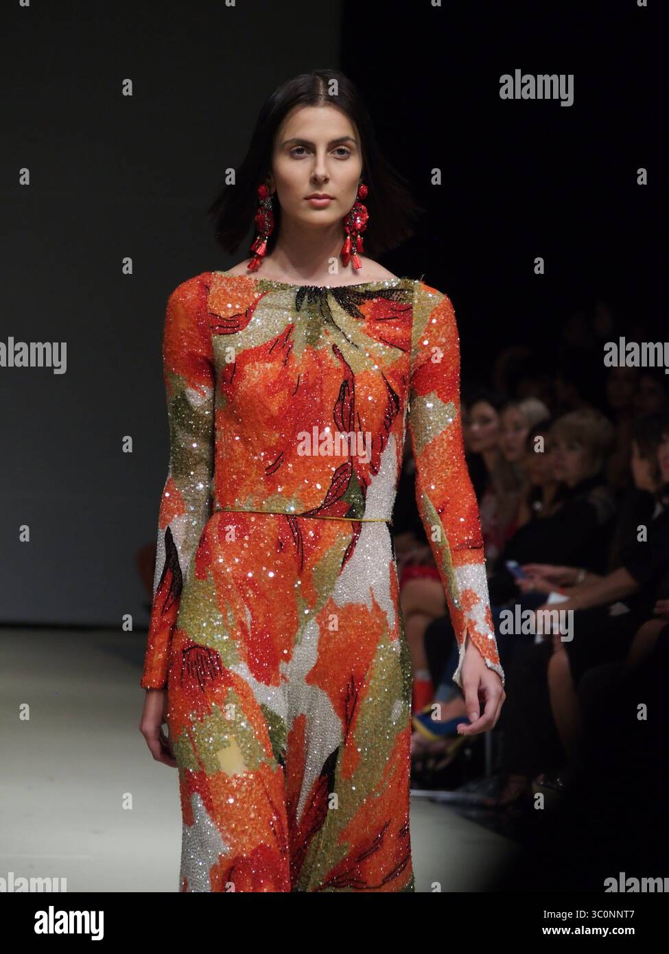 25 aprile 2017 - Lima, Lima, Perù - il design di Naeem KhanÂ al festival Lima Fashion Week 2017 (LIFWEEK 2017). L'evento mostra i migliori designer peruviani per la stagione autunno-inverno 2017 dal 25 al 28 aprile presso il Centro Congressi di Lima. (Immagine di credito: © Carlos Garcia Granthon/ZUMA Wire) Foto Stock