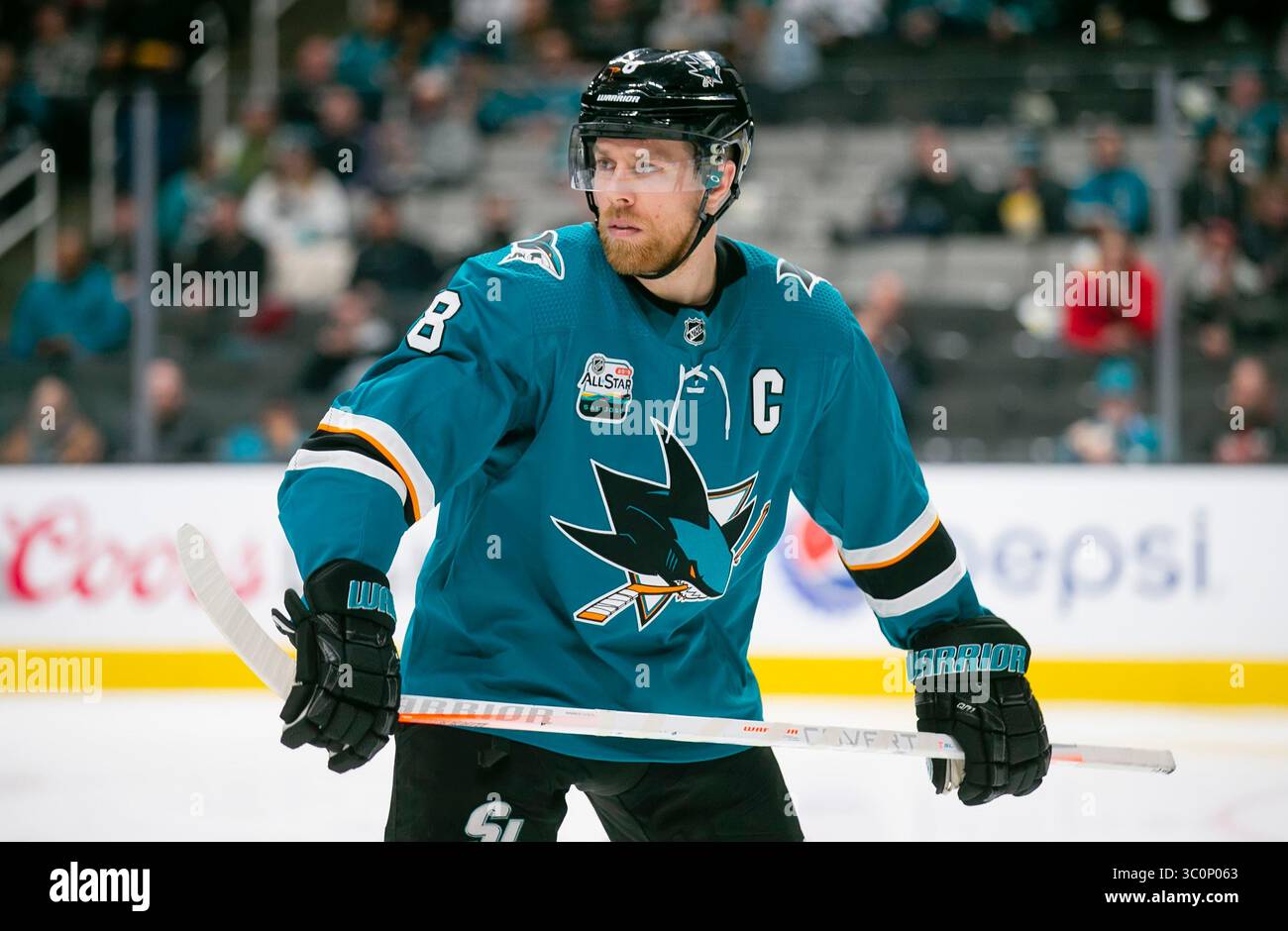 10 dicembre 2018: Il centro dei San Jose Sharks Joe Pavelski (8) in azione durante la partita di hockey NHL tra i New Jersey Devils e i San Jose Sharks al SAP Center di San Jose, CA. I Sharks sconfissero i Devils per 5-2. Supporti Damon Tarver/Cal Sport (immagine di credito: &Copy; Damon Tarver/CSM tramite cavo ZUMA) Foto Stock