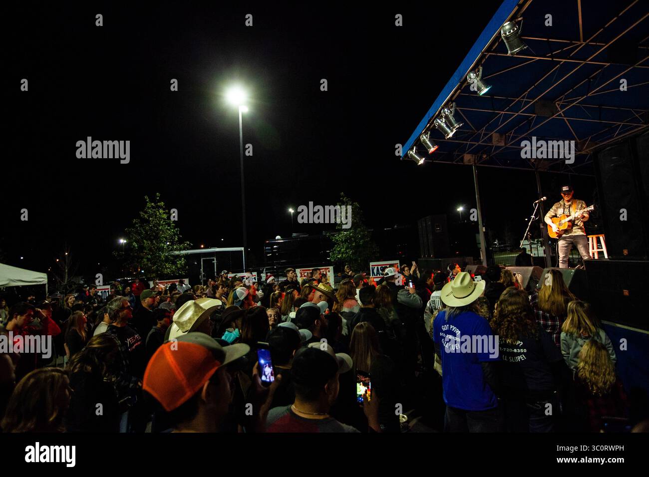 17 dicembre 2018 - Austin, Texas, USA - Granger Smith esegue uno spettacolo pop-up YEE YEE Merchandise in un Living Spaces ad Austin, Texas, il 17 dicembre 2018 (12/17/18). Foto di GRANGER SMITH. (Immagine di credito: © Michael Mullenix/ZUMA Wire) Foto Stock