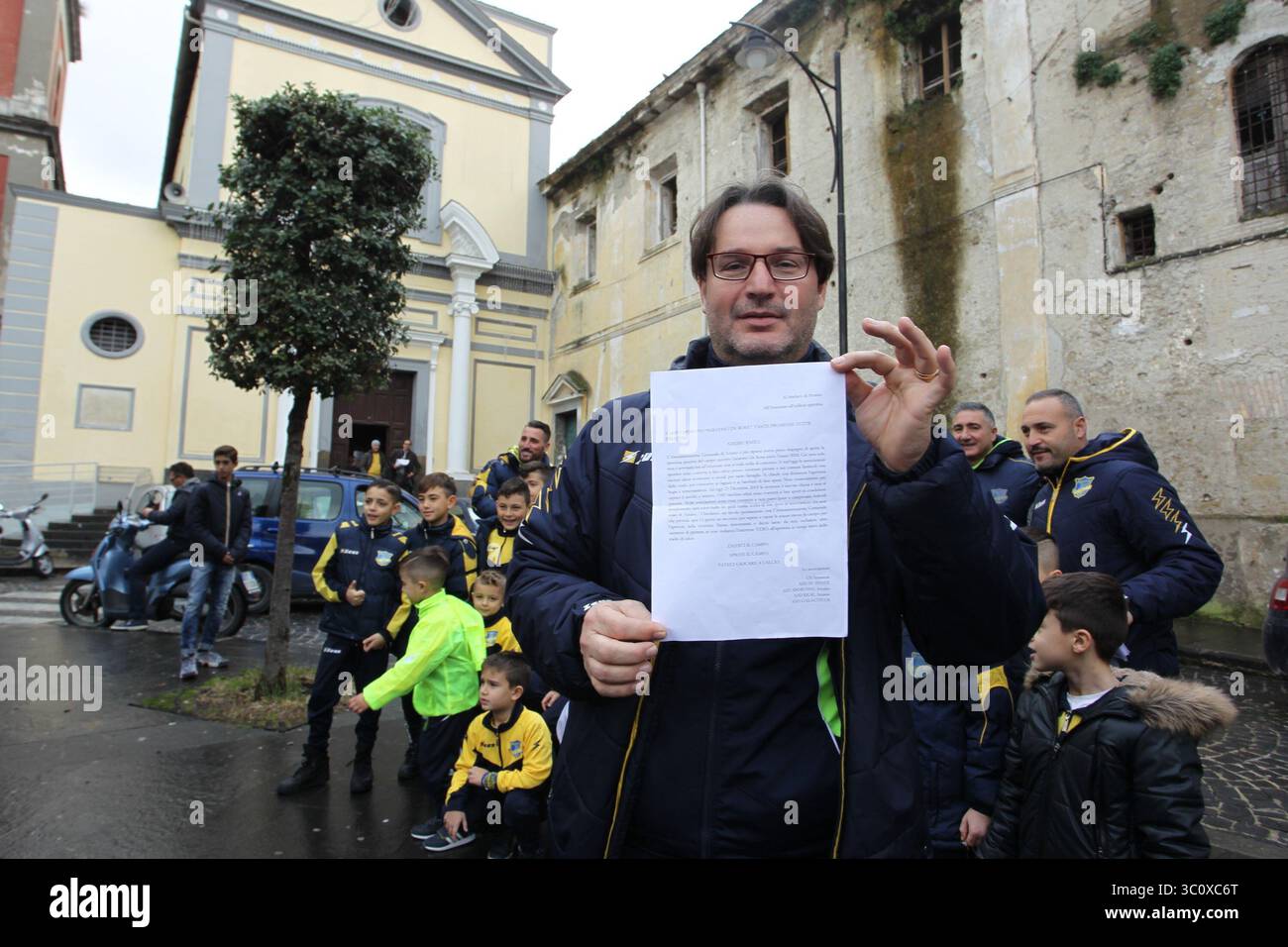Flash Mob delle società sportive per la riapertura dello stadio ''Sabatino De Rosa'' di Arzano , 23 dicembre 2018 (Credit Image: © Esposito Salvatore/Soevermedia via ZUMA Press) Foto Stock