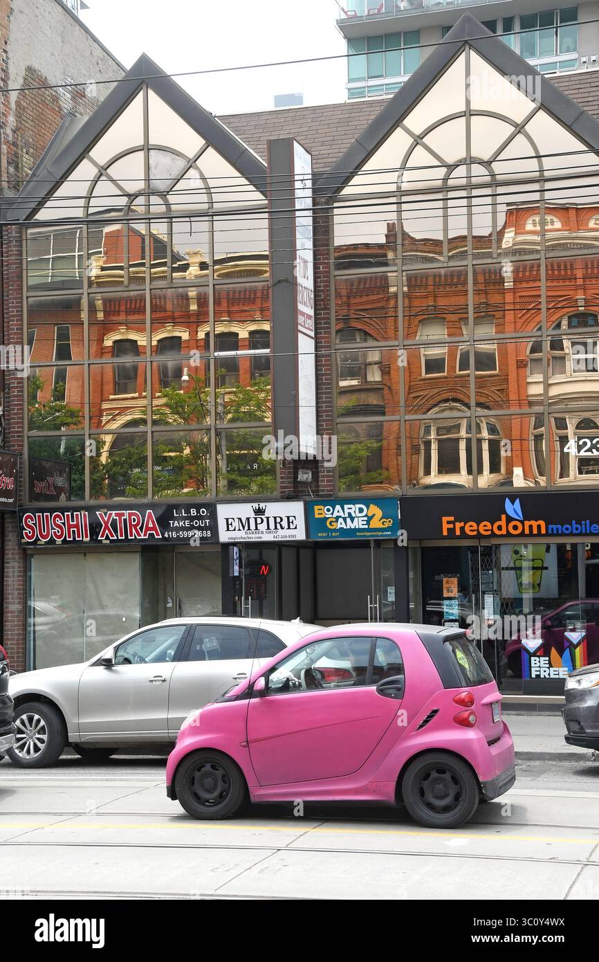 Auto intelligente nel centro di Toronto, Canada Foto Stock