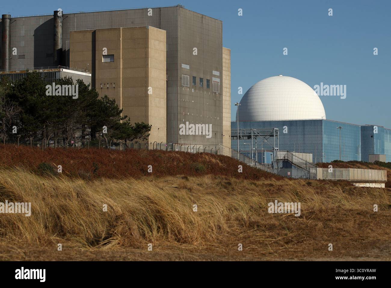 Foto del file del 01/09/22, di una vista generale della centrale nucleare di Sizewell B di EDF nel Suffolk. Il governo ha annunciato che la costruzione della centrale nucleare di Sizewell C nel Suffolk costerà circa 38 miliardi di sterline, essendo il maggiore azionista azionario del progetto. Data di pubblicazione: Sabato 8 marzo 2025. Foto Stock