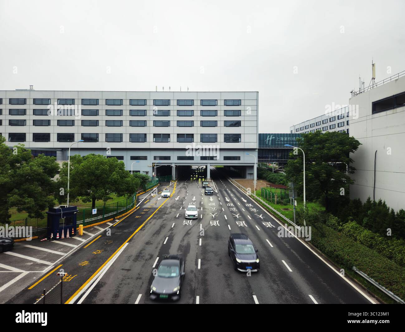 Strada d'ingresso, Aeroporto Internazionale Pudong di Shanghai Foto Stock