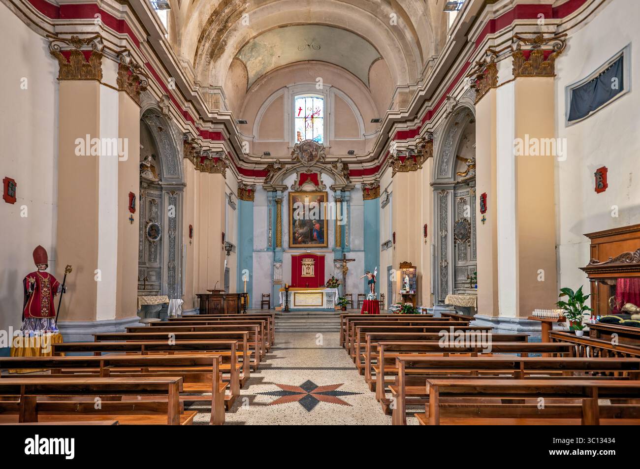 Interno della Chiesa dell'Annunciazione (Chiesa della SS Annunziata, Santissima Annunziata), in stile barocco, comune di penne, regione Abruzzo, Italia Foto Stock