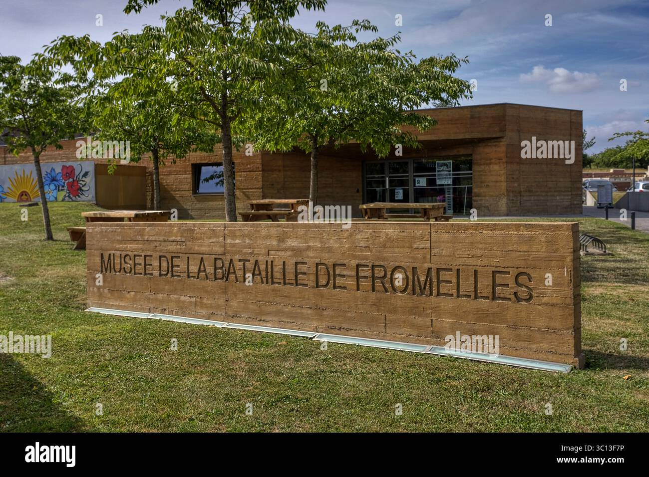 Musee de la Bataille de Fromelles e Fromelles (Bosco dei Fagiani) cimitero militare a Fromelles, Francia Foto Stock