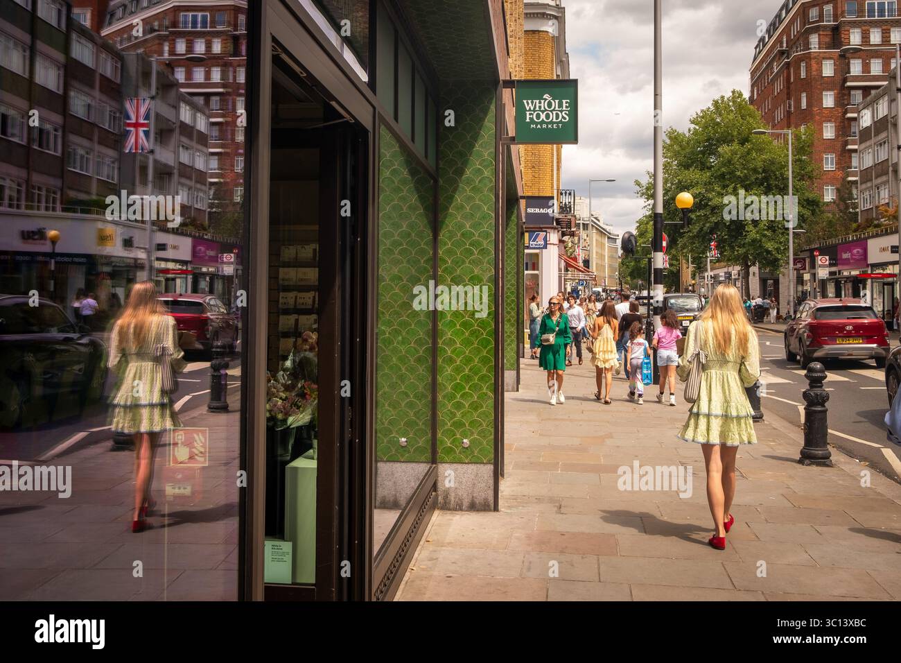 LONDRA - 16 LUGLIO 2025: Negozio Whole Foods Market sulla Kings Road a Chelsea Foto Stock