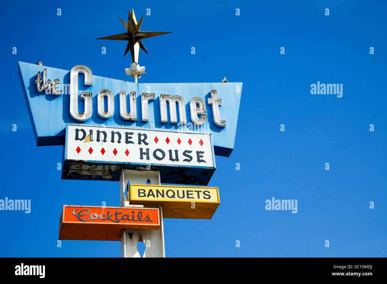 Ristorante vintage "Gourmet" sulla Route 66 a San Bernadino, California. Foto Stock
