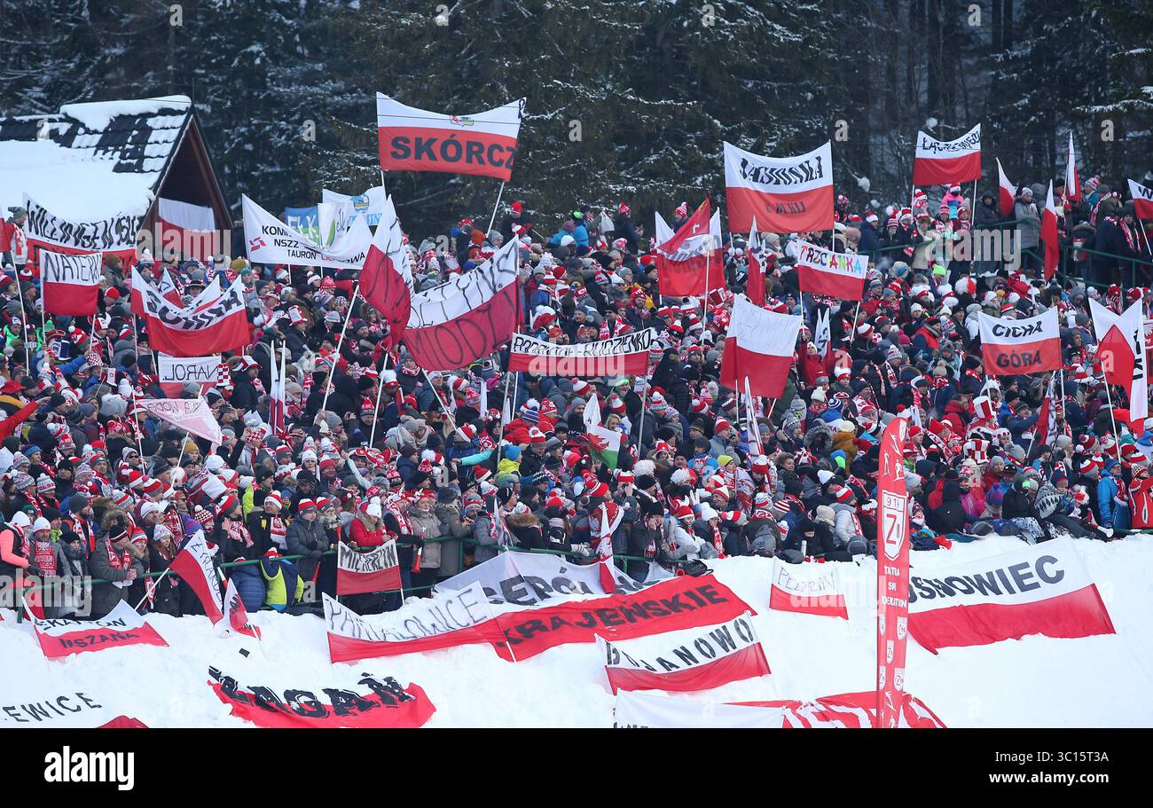 19 gennaio 2019 - Zakopane, Polonia - tifosi polacchi durante la gara a squadre della Coppa del mondo di salto con gli sci FIS a Zakopane. (Immagine di credito: © Damian Klamka/ZUMA Wire) Foto Stock
