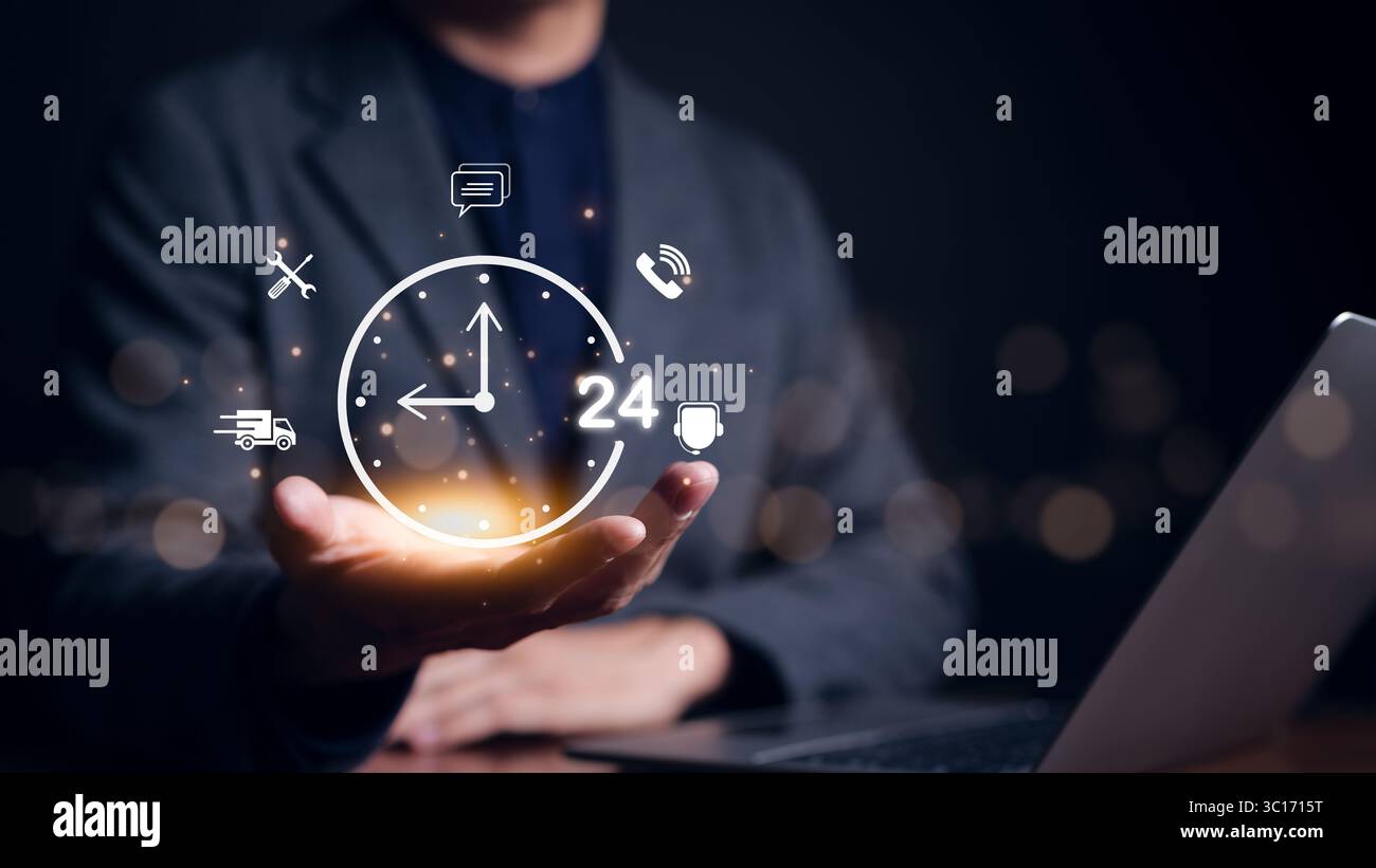 Uomo d'affari con orologio e icona, contattare i servizi di assistenza 24 ore su 24 per informazioni sulla disponibilità continua e a tempo pieno. Assistenza clienti, consegna, chiamata Foto Stock