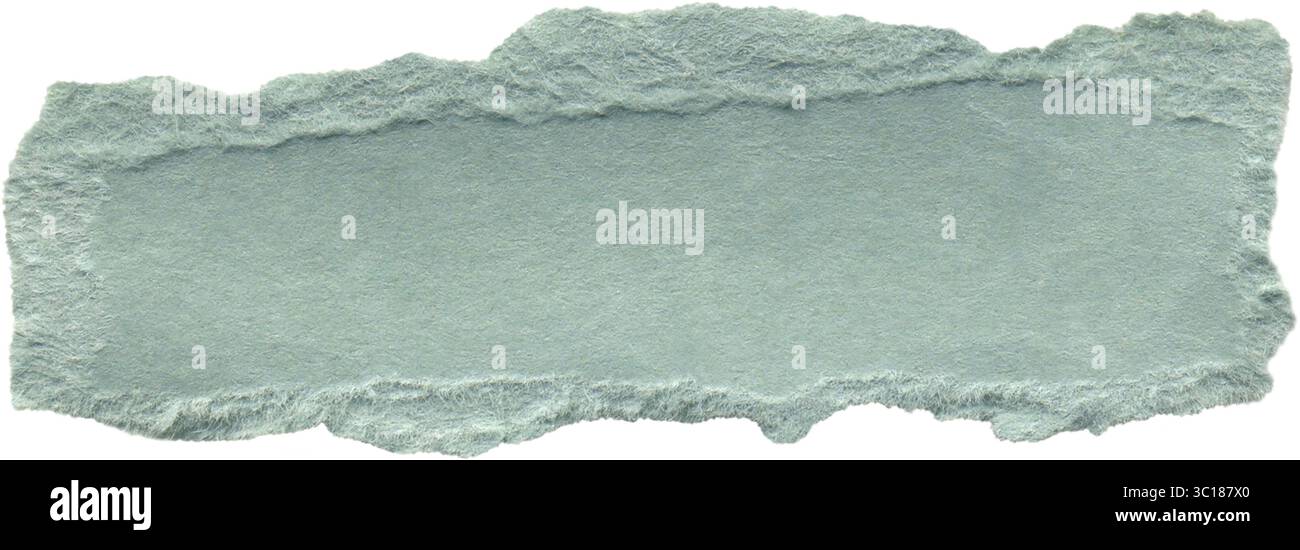 Carta blu chiaro sgualcita con bordi strappati. Foglio di cartone realistico con effetto increspato. Sfondo in cartone blu con bordo ruvido per il collage Foto Stock