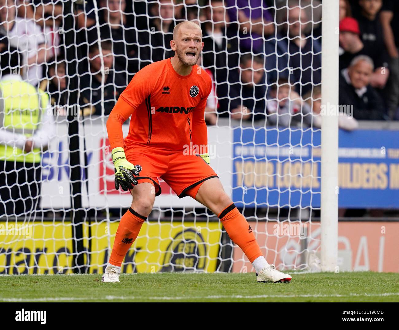 Burton Upon Trent, Regno Unito. 22 luglio 2025. Adam Davies dello Sheffield United durante l'amichevole tra Burton Albion e Sheffield United pre Season al Pirelli Stadium di Burton Upon Trent. Il credito per immagini dovrebbe essere: Andrew Yates/Sportimage Credit: Sportimage Ltd/Alamy Live News Foto Stock