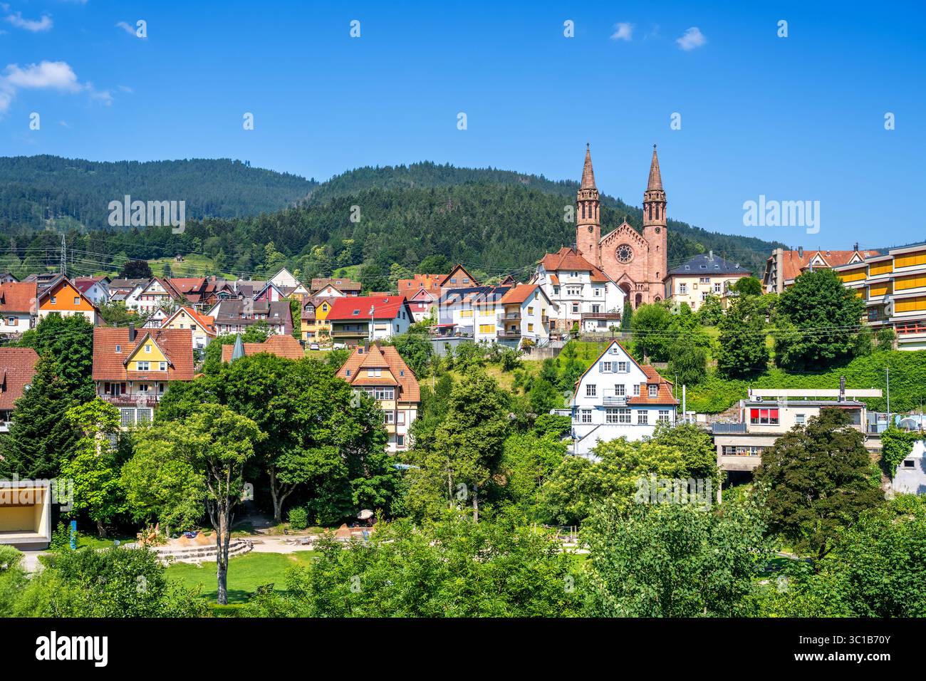 Vista su Forbach, Foresta Nera, Germania Foto Stock